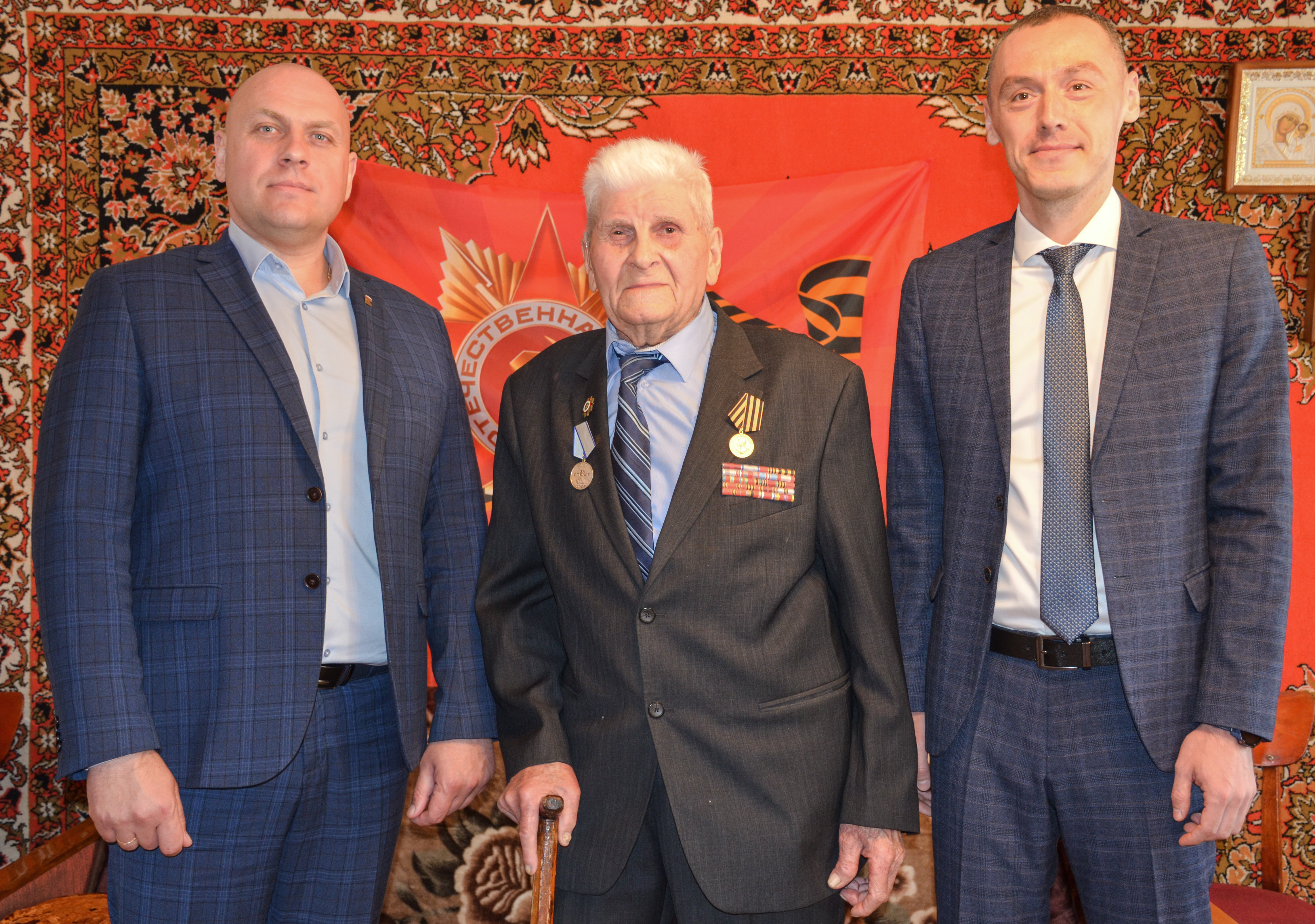 Нашему Ветерану Великой Отечественной войны Александру Тарасовичу Скирдину  были вручены дубликаты ранее утерянных наград.